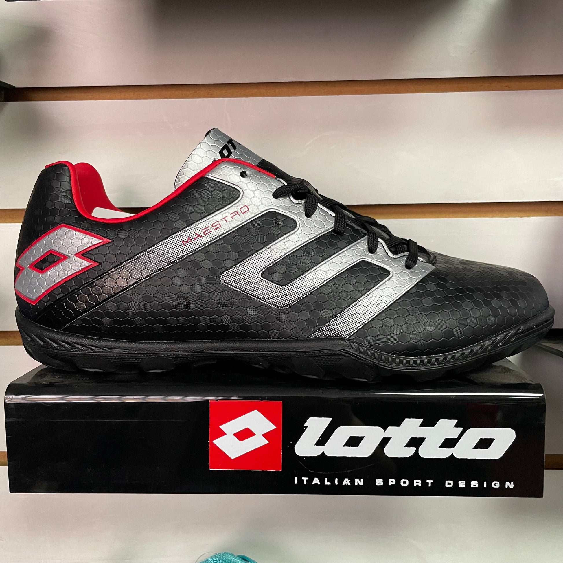 Zapato Baby Futbol Hombre Lotto - Maestro 700 V TF Negro Rojo