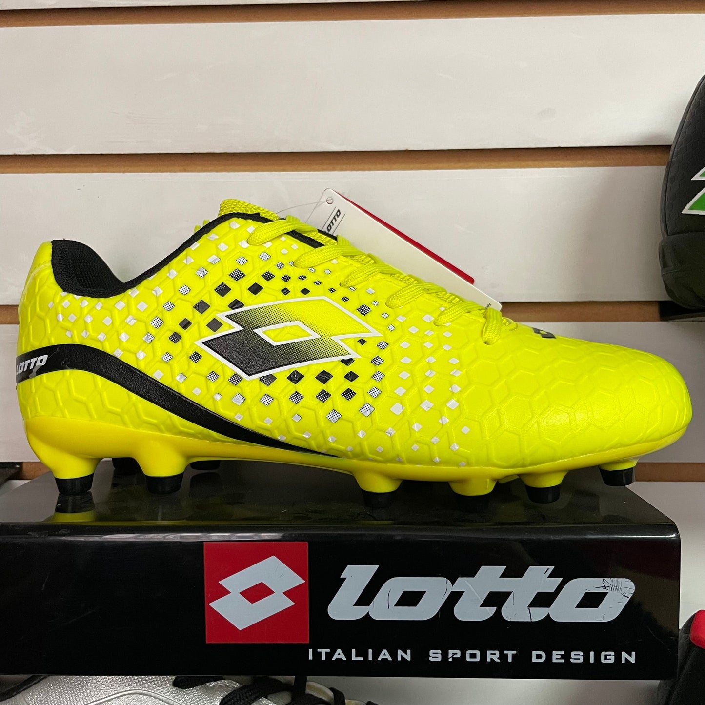 Zapato Futbol Hombre Lotto Zenda FG Amarillo Negro